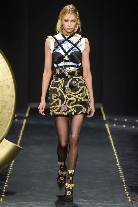 ropa versace mujer venta|Versace shopping online.